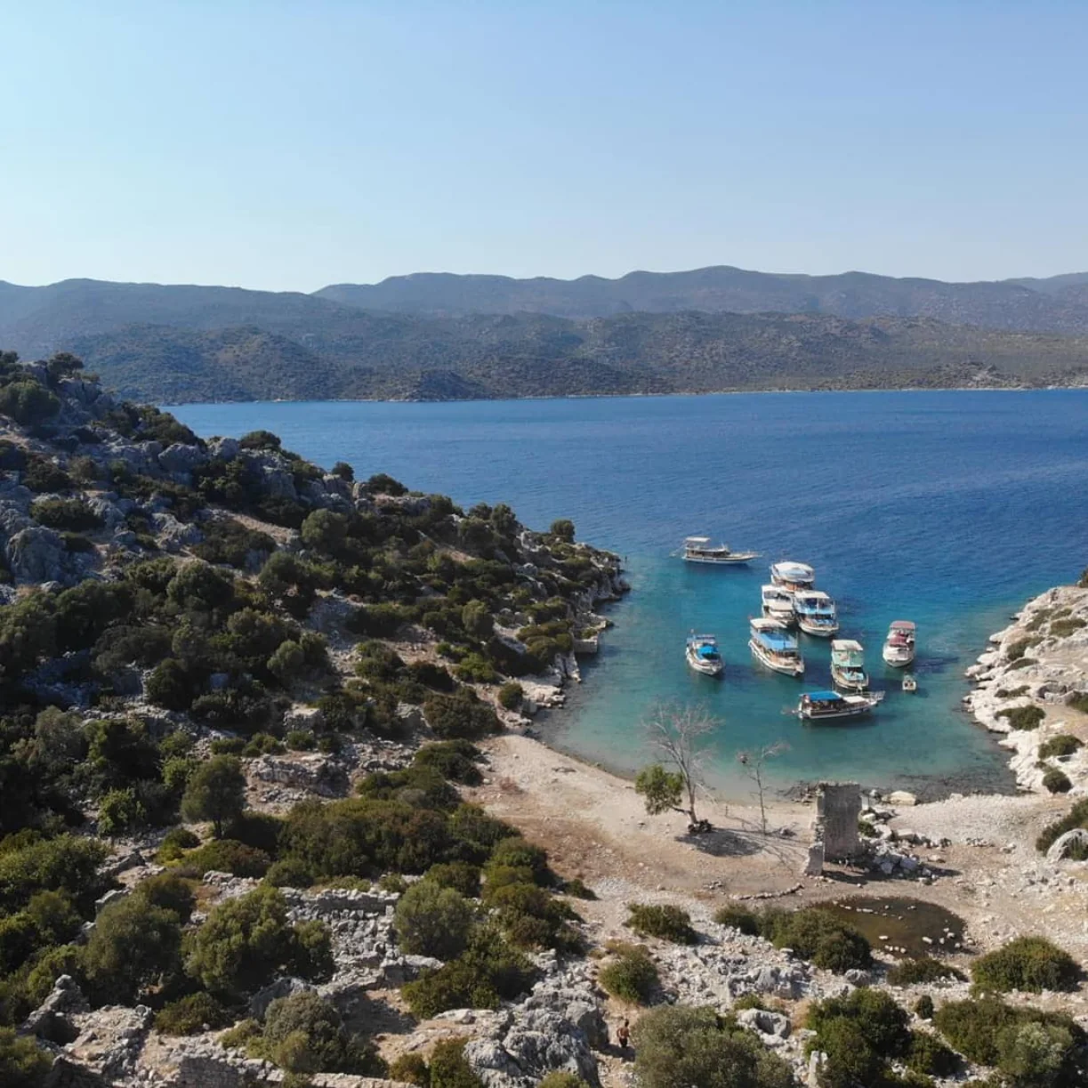 Kekova’da deniz ve tarihi kıyılar