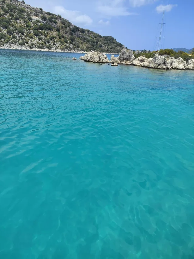 Kekova’nın berrak sularında yüzme molası
